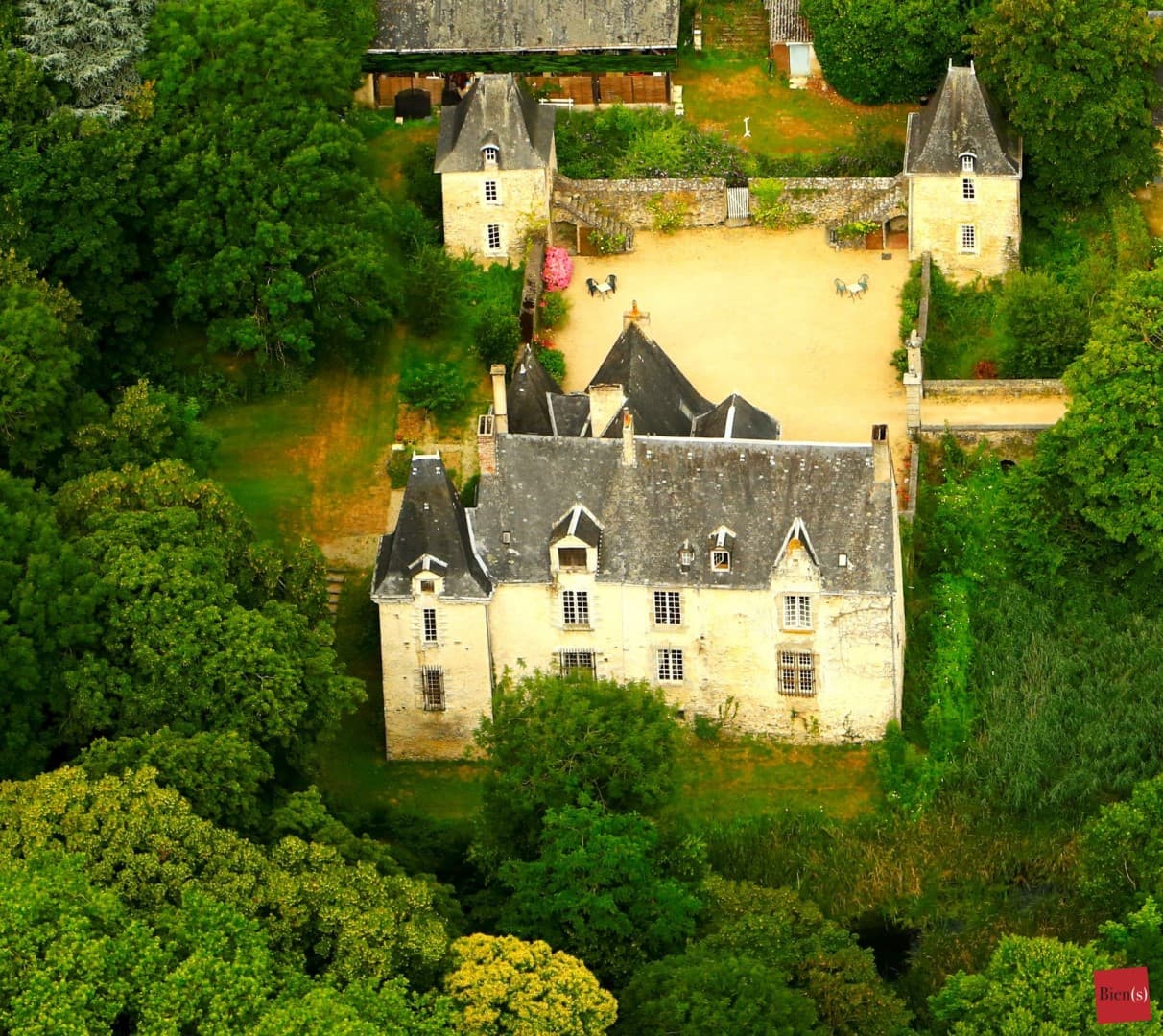 Historic Castle with 11 Bedrooms and 600 Sqm of Living Space 3
