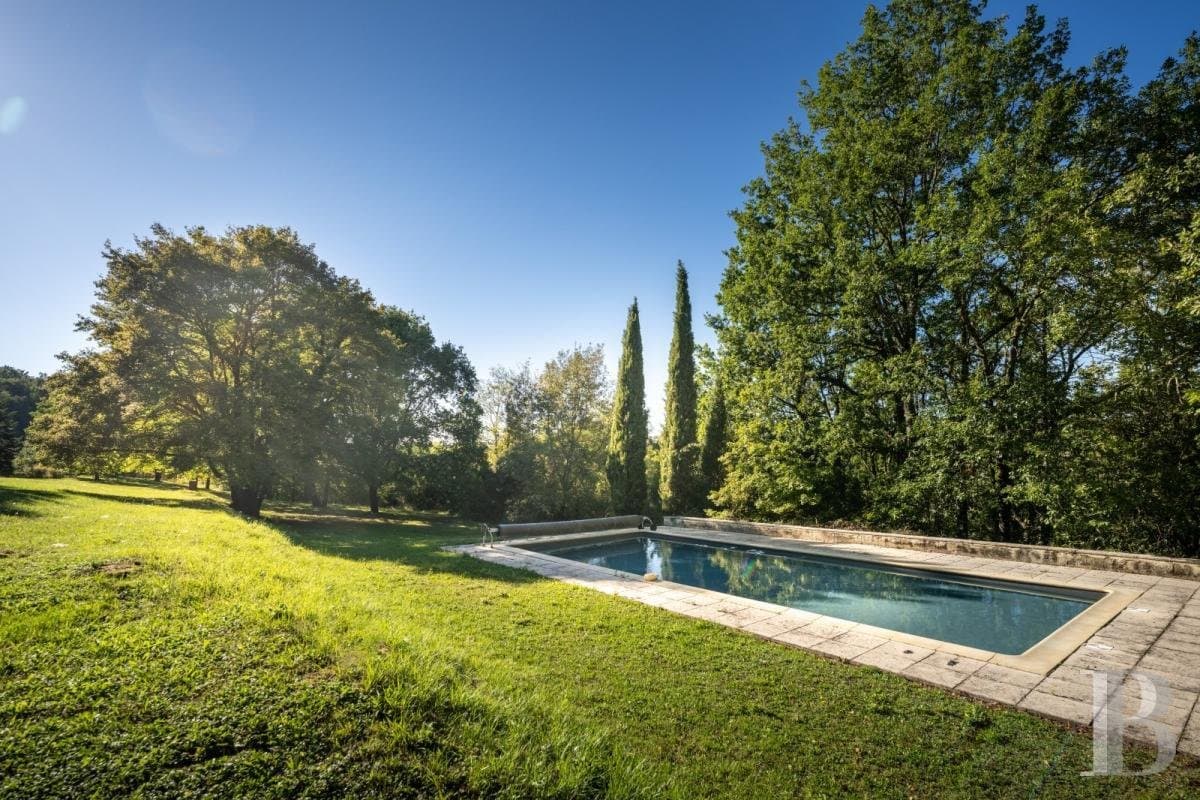Elegant 19th Century House With Swimming Pool And Italian-style Garden 2
