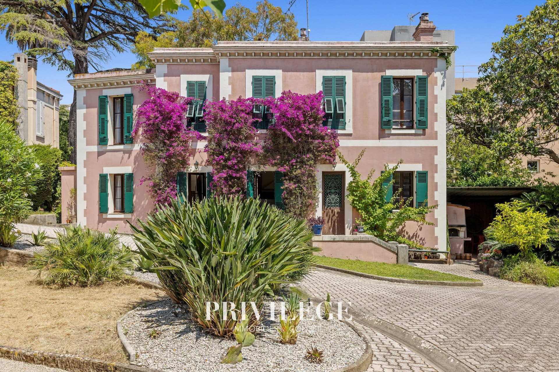 Historic Villa Belle Rive with Pool and Caretaker’s House 2