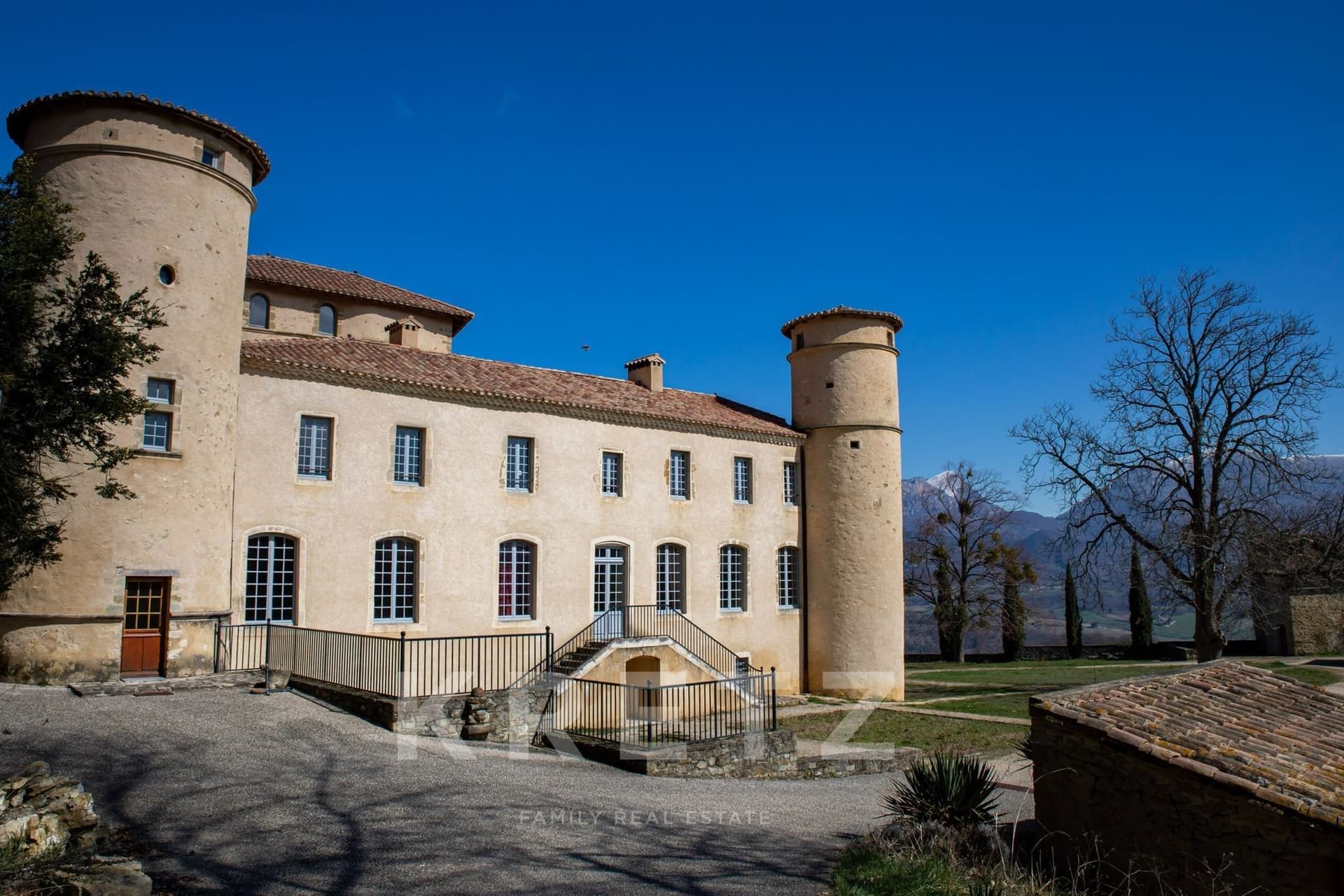 Exceptional Restored Castle with Panoramic Views 4