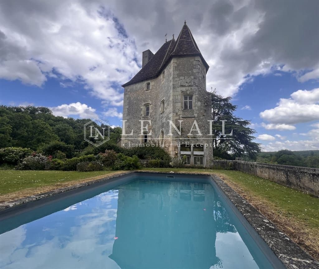 Historic Château With 6 Bedrooms And 13th Century Dungeon 5