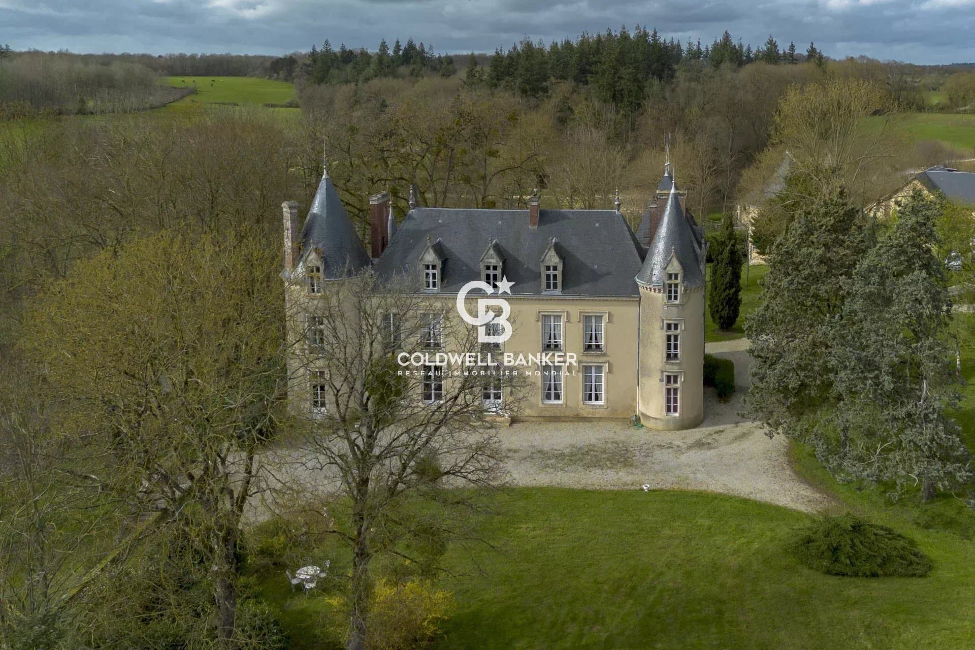 Elegant 19th Century Château With 10 Bedrooms And Tennis Court 3