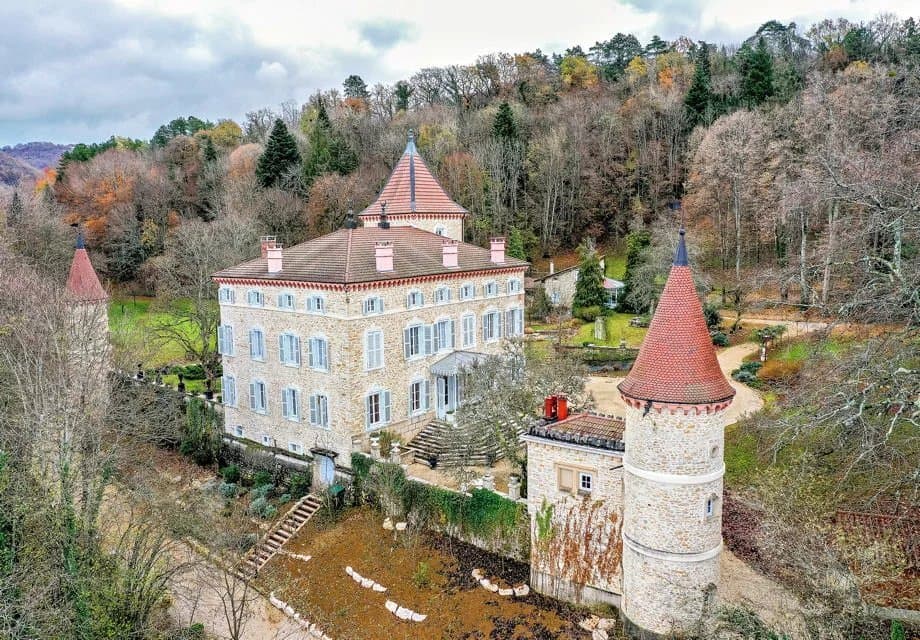Exceptional 16th Century Château With Extensive Parkland 2
