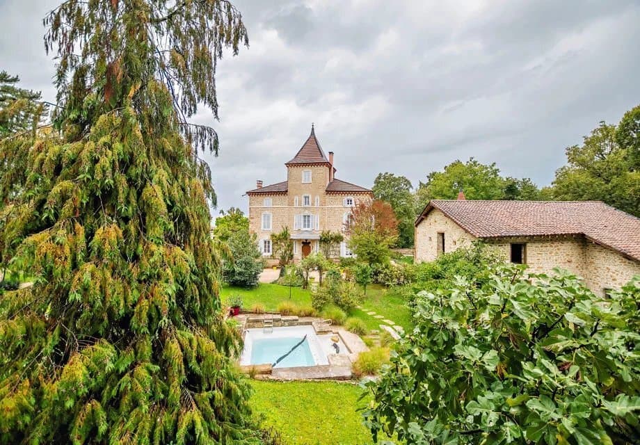Exceptional 16th Century Château With Extensive Parkland 4