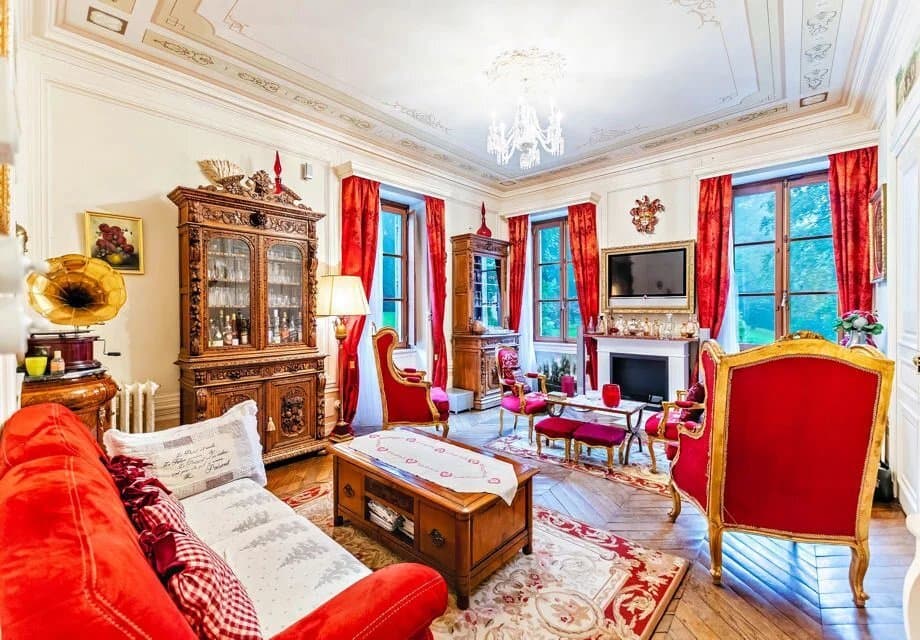 Exceptional 16th Century Château With Extensive Parkland 5