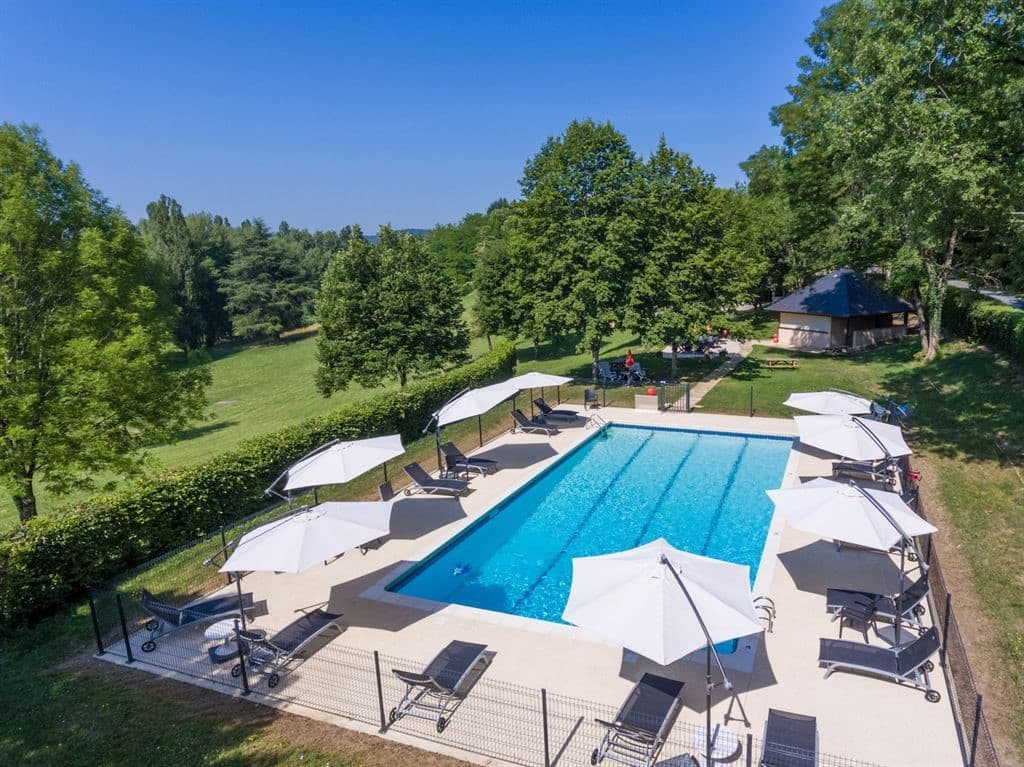 Stunning Château with 15 Bedrooms and Extensive Grounds 5