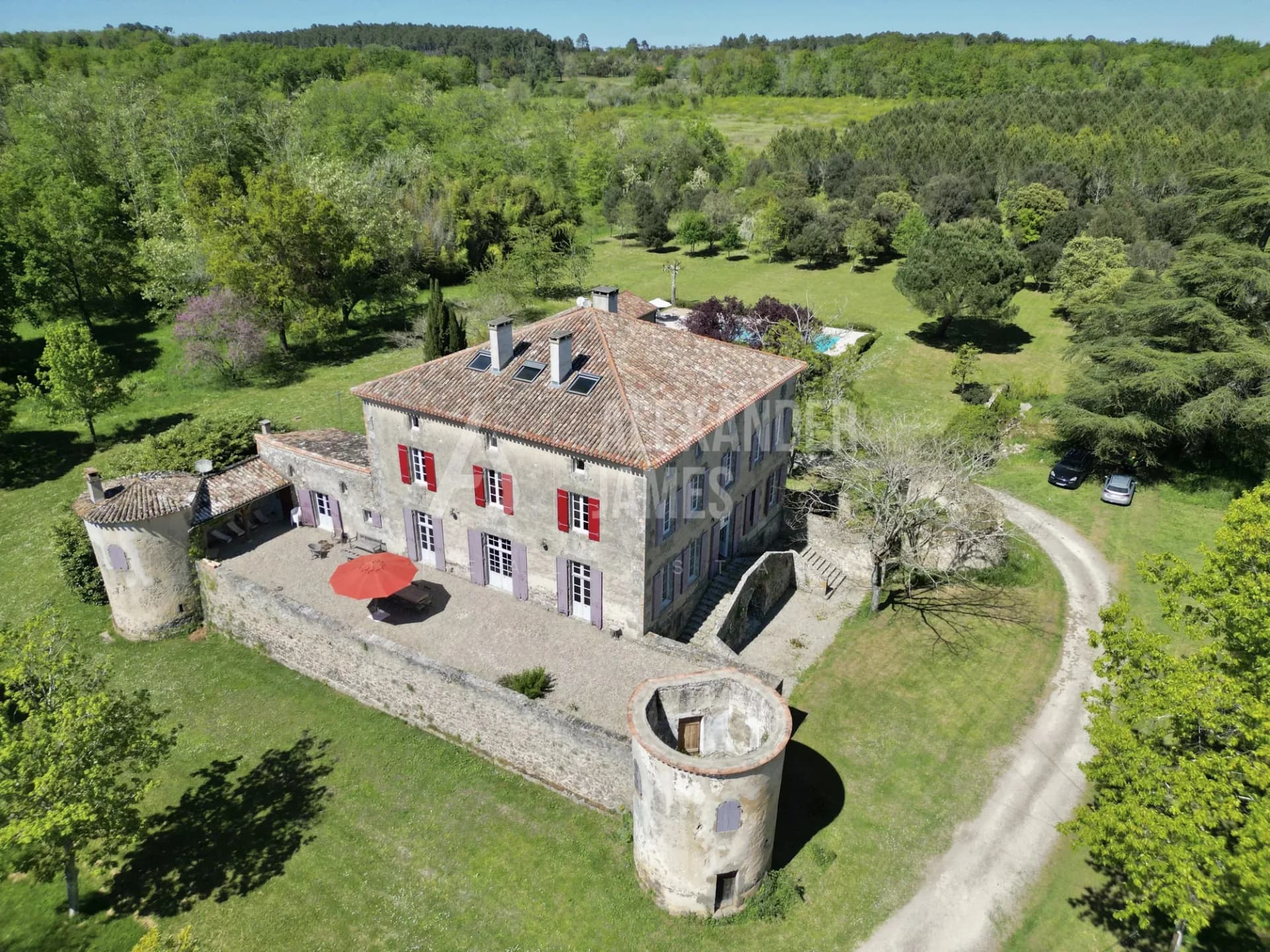 Renovated Château With Guest House And Swimming Pool Set In 35 Hectares 3