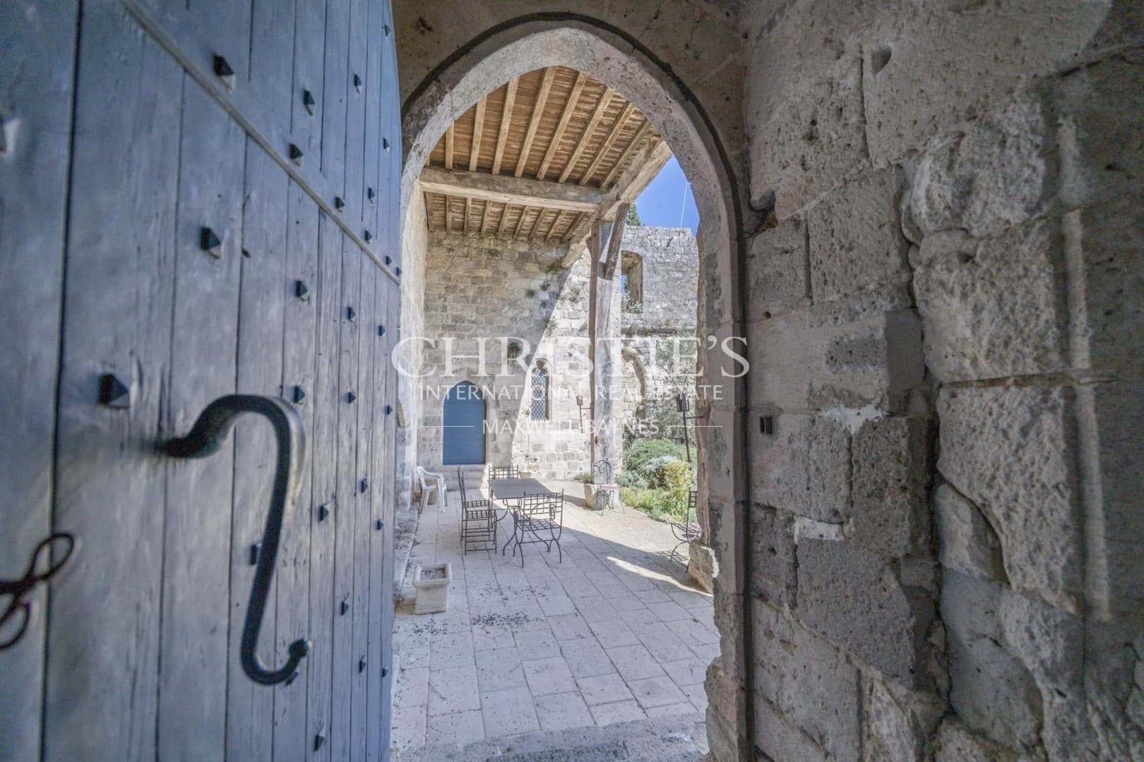 Historic Château with Expansive Grounds and Stunning Views 2