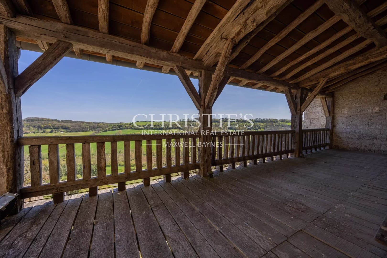 Historic Château with Expansive Grounds and Stunning Views 4
