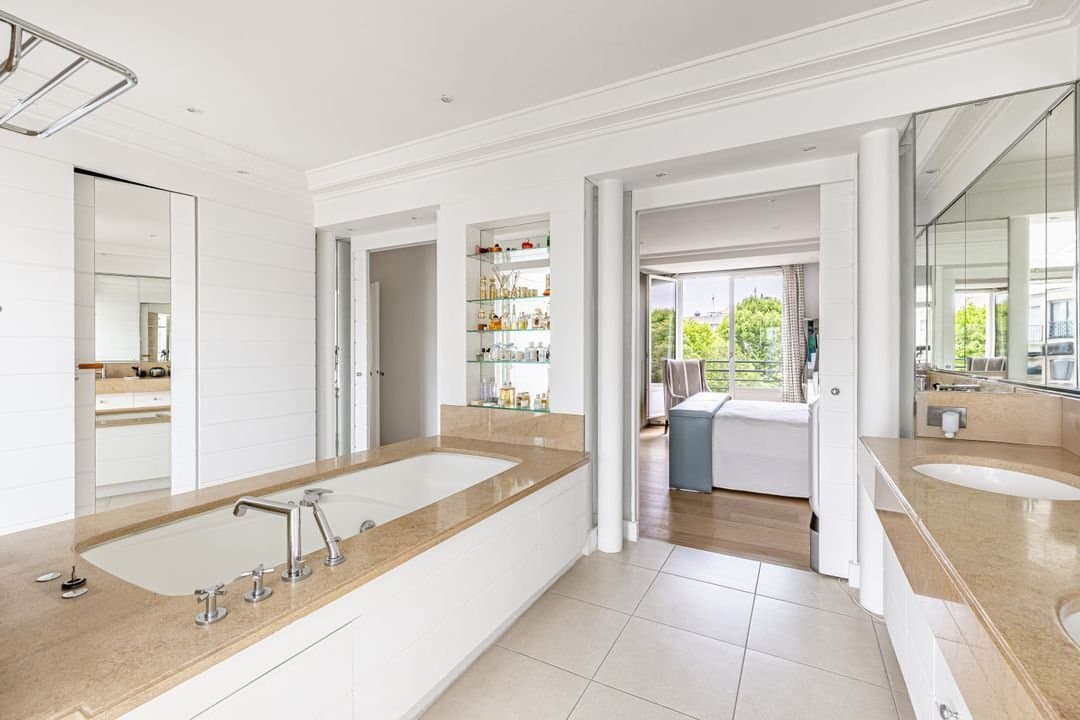 Bright 2-Bedroom Apartment With Balcony And Terrace 3