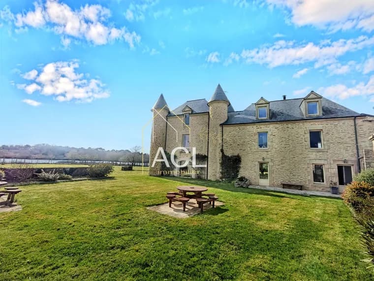 Majestic 17th Century Castle With Breathtaking Lake Views 3