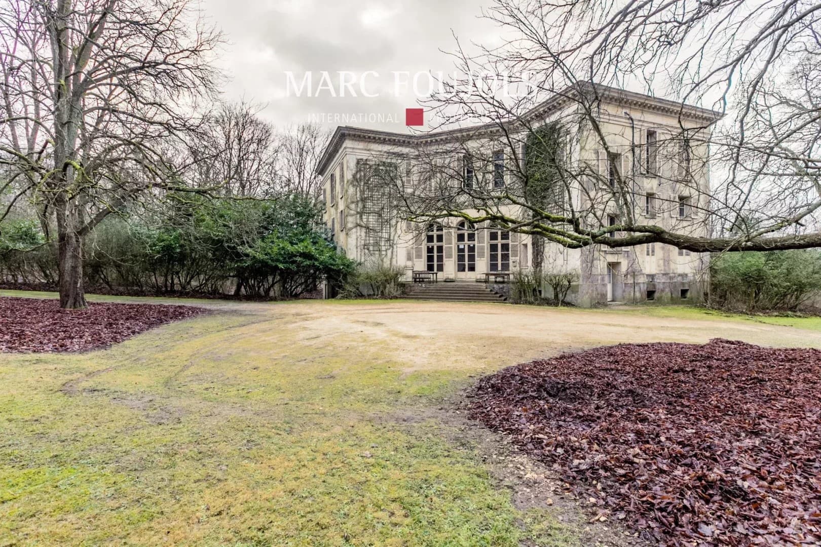 Exceptional Castle With Development Potential Near Chantilly 3