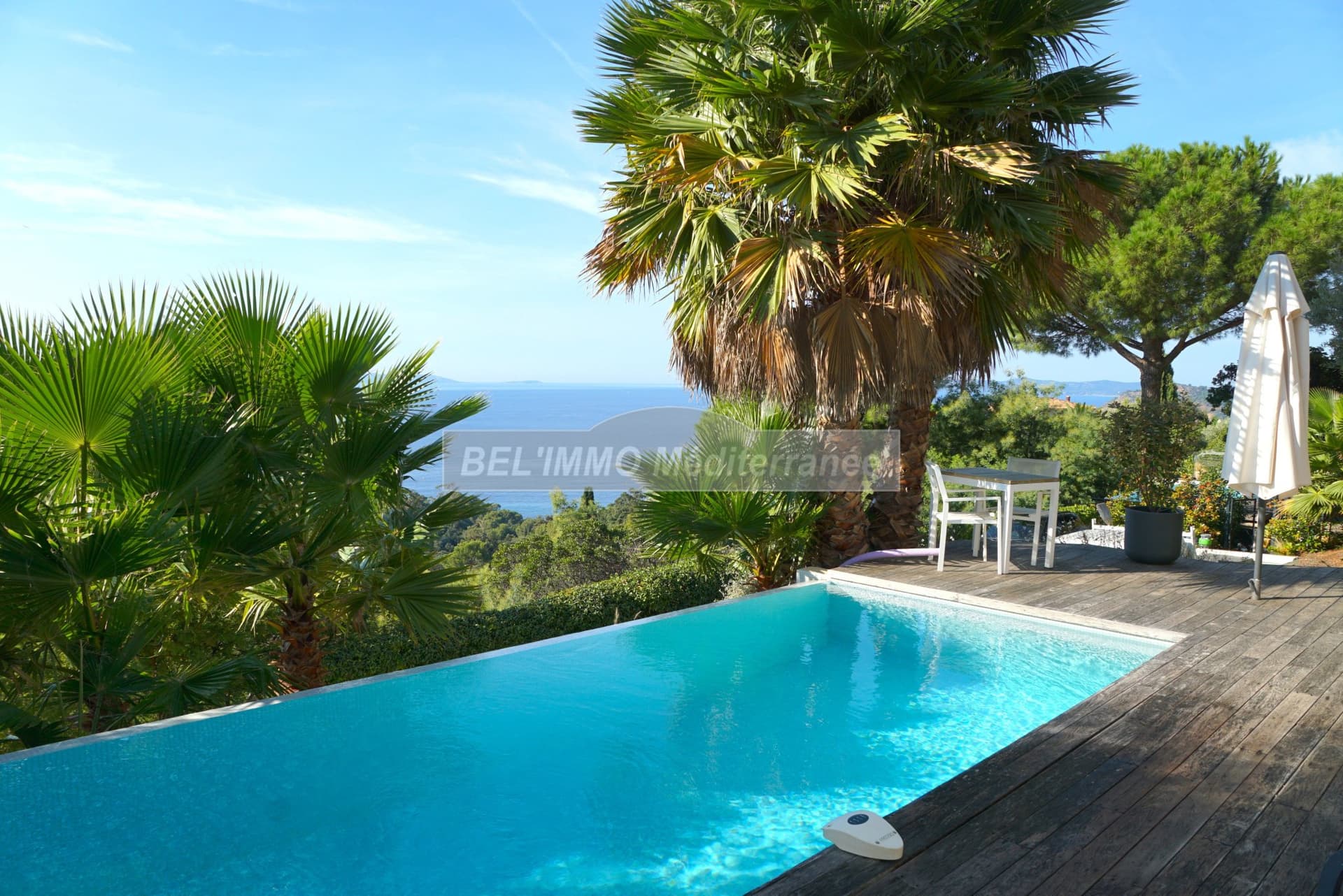 Stunning Property With 3 Suites And Private Pools Overlooking The Sea 2