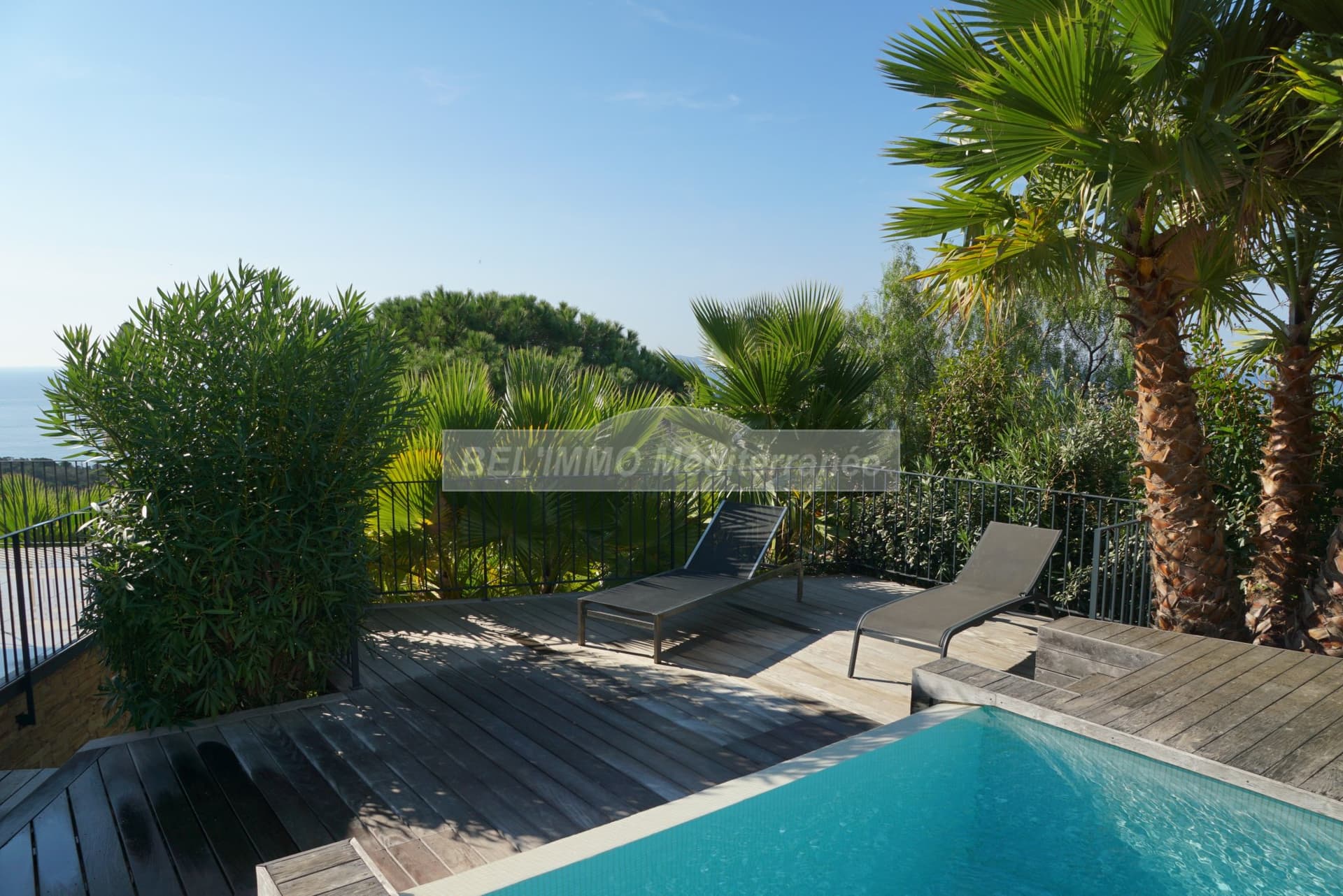 Stunning Property With 3 Suites And Private Pools Overlooking The Sea 4