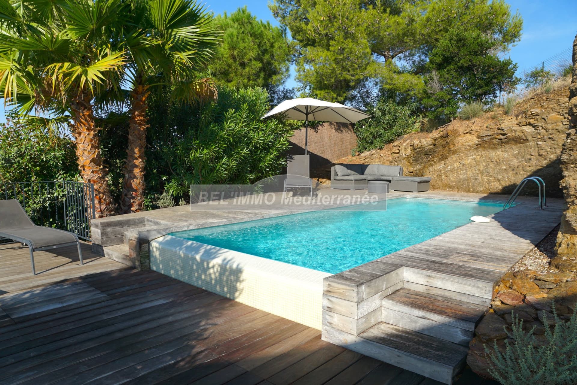 Stunning Property With 3 Suites And Private Pools Overlooking The Sea 5