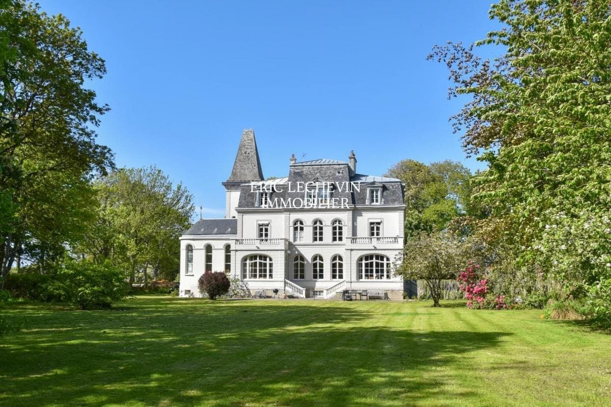 Exceptional 19th Century Château With Suites And Outbuilding 2