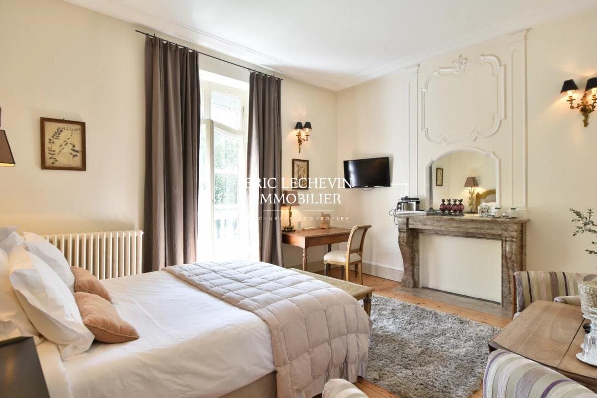 Exceptional 19th Century Château With Suites And Outbuilding 5