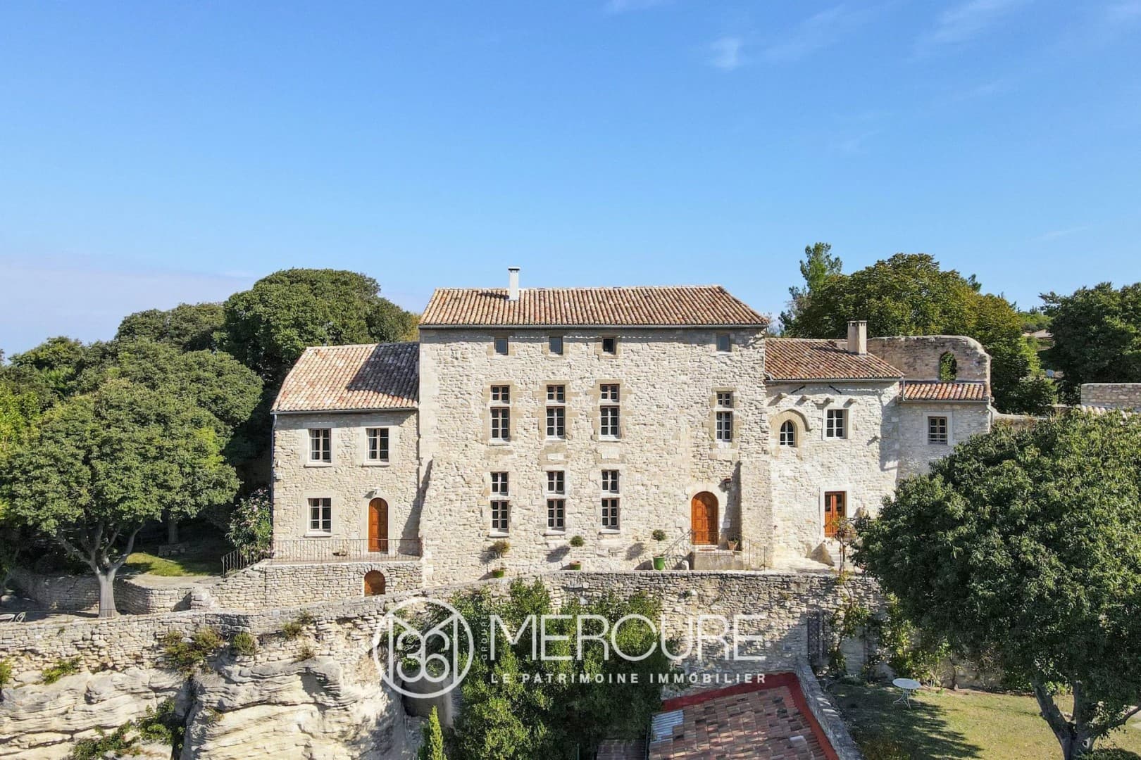 Castles for sale in Vaucluse