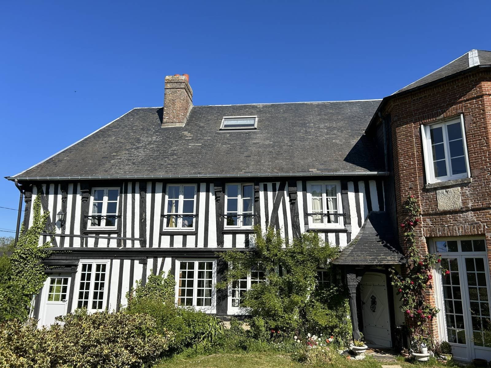 Charming Priory With Garden And Views Near The Beaches Of Normandy 2