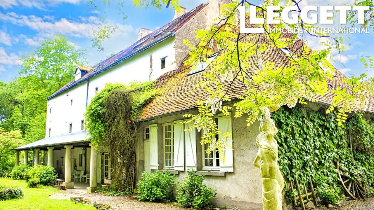 Historic 11th Century Mill With Guest House And Cottages In The Loire Valley 5