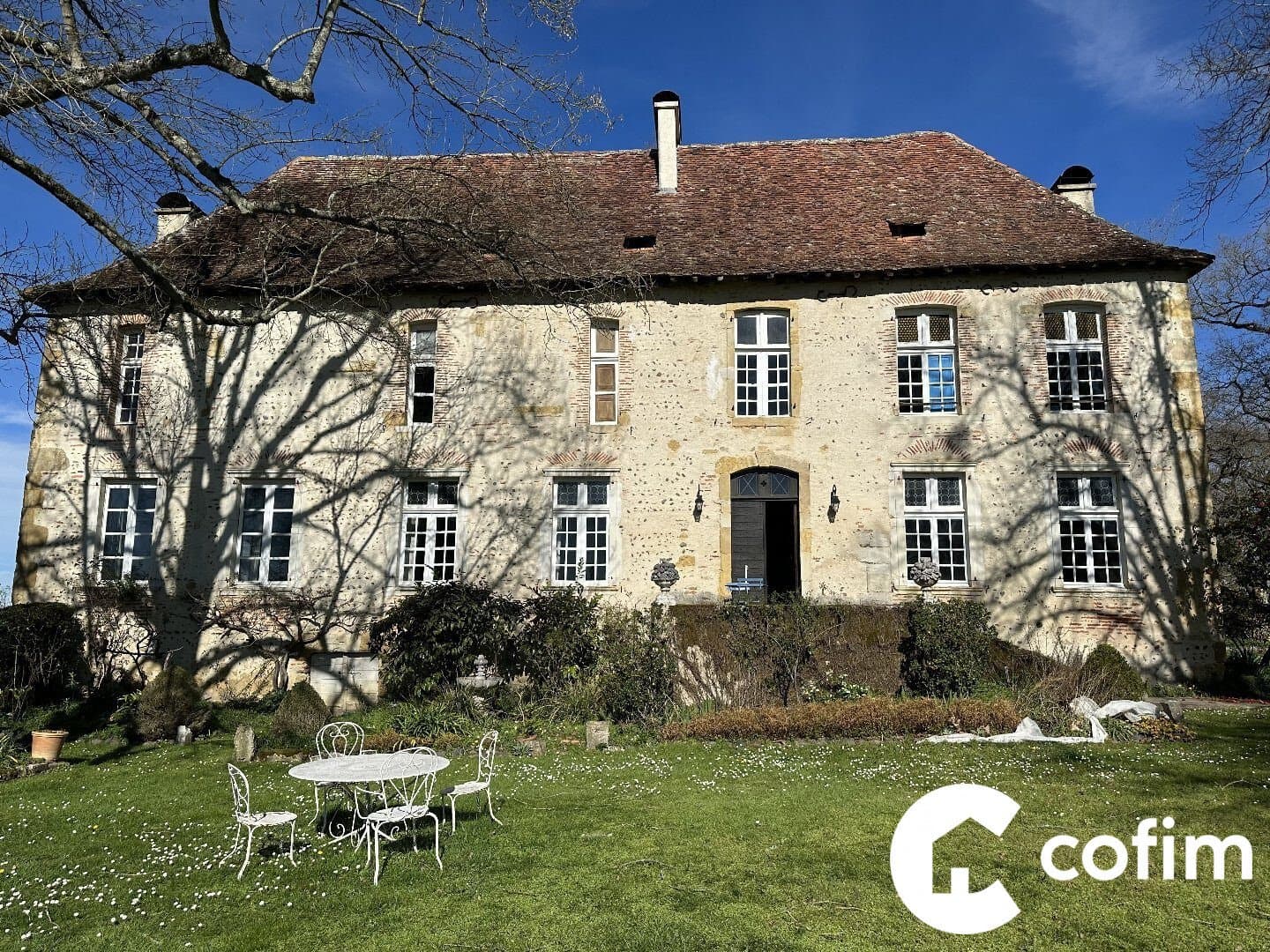 16th Century Castle With Panoramic Views And Ornamental Garden 3