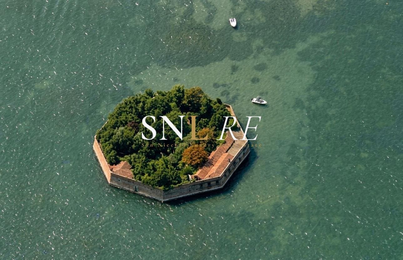 Historic Fortified Octagon Island In The Venice Lagoon 2
