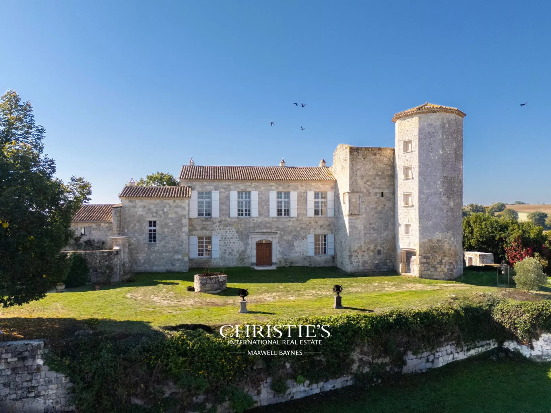 Château de Larroque-Engalin 320 Sqm 4 Bedrooms