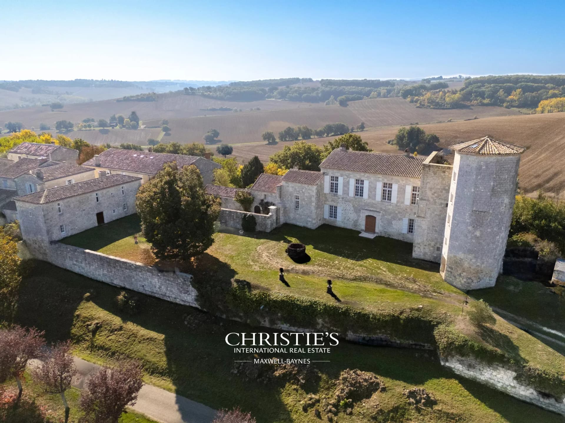 Château de Larroque-Engalin 320 Sqm 4 Bedrooms 2