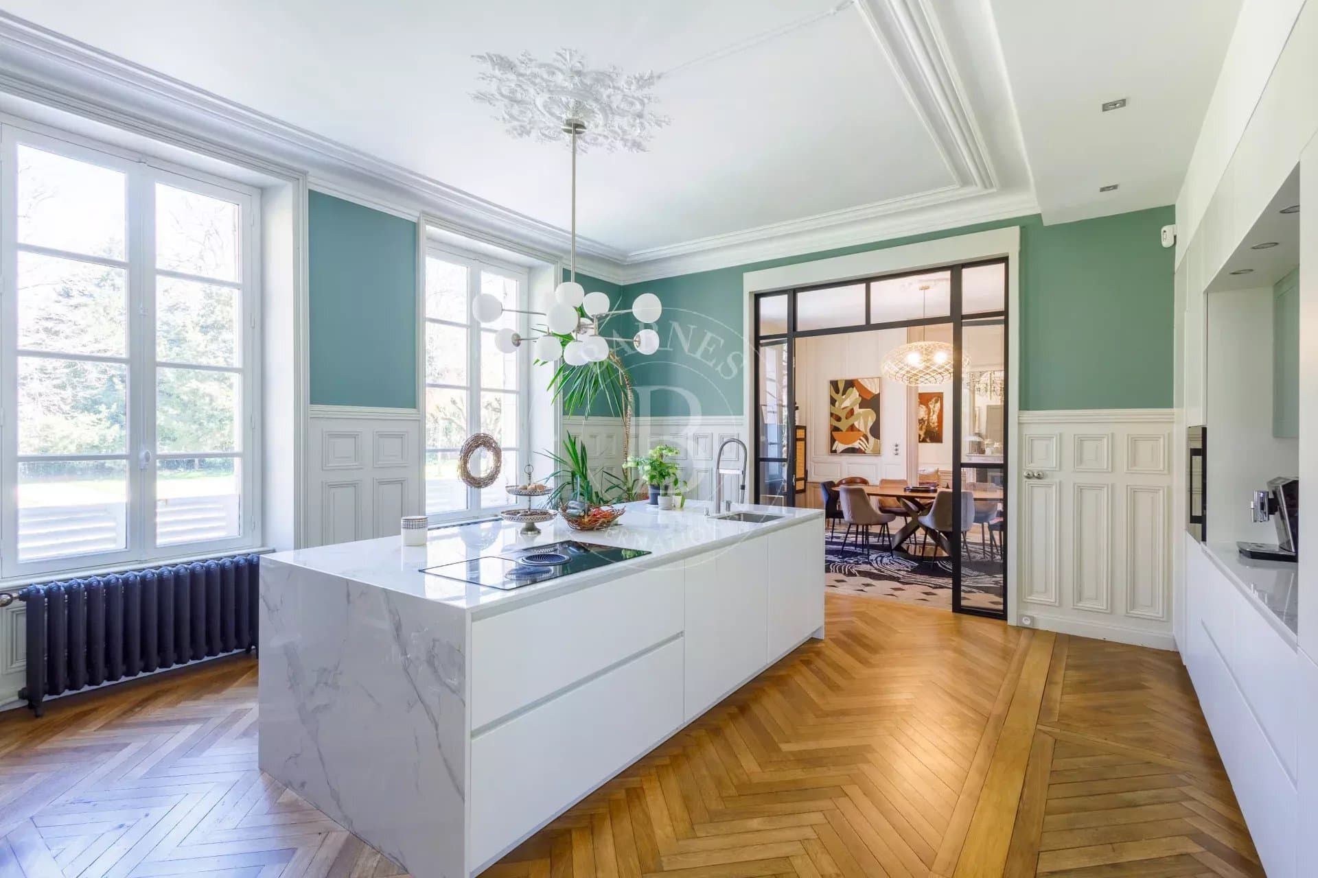 Elegant 19th Century Château With 7 Bedrooms And Extensive Grounds 4