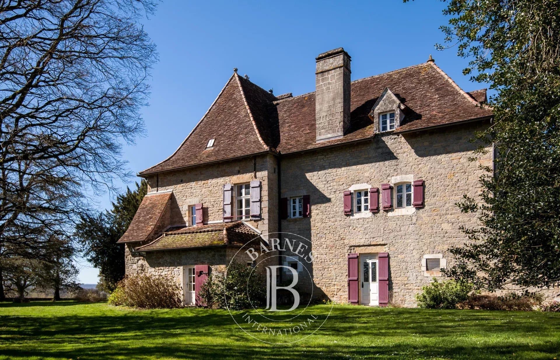 Elegant 17th Century Château With Heated Pool And Landscaped Park 5