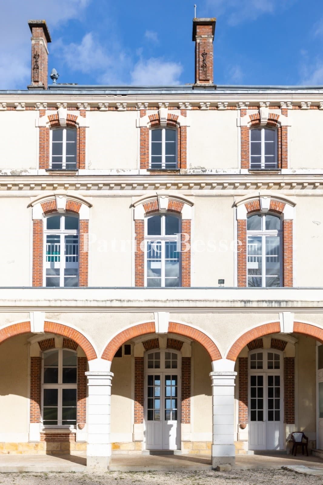 Spacious Castle With 20 Bedrooms 4