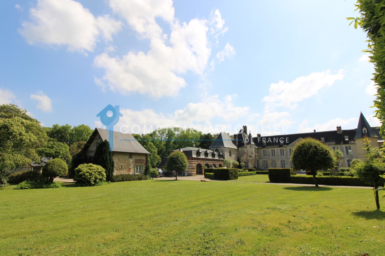 Magnificent 15th Century Château With Indoor Pool And 20 Bedrooms 5