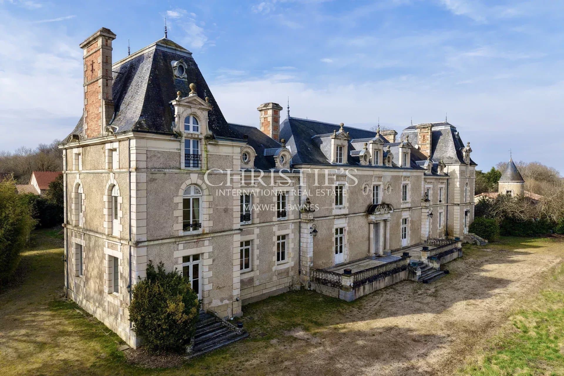 Magnificent 19th Century Château With Guardian's Residence Near Poitiers 3