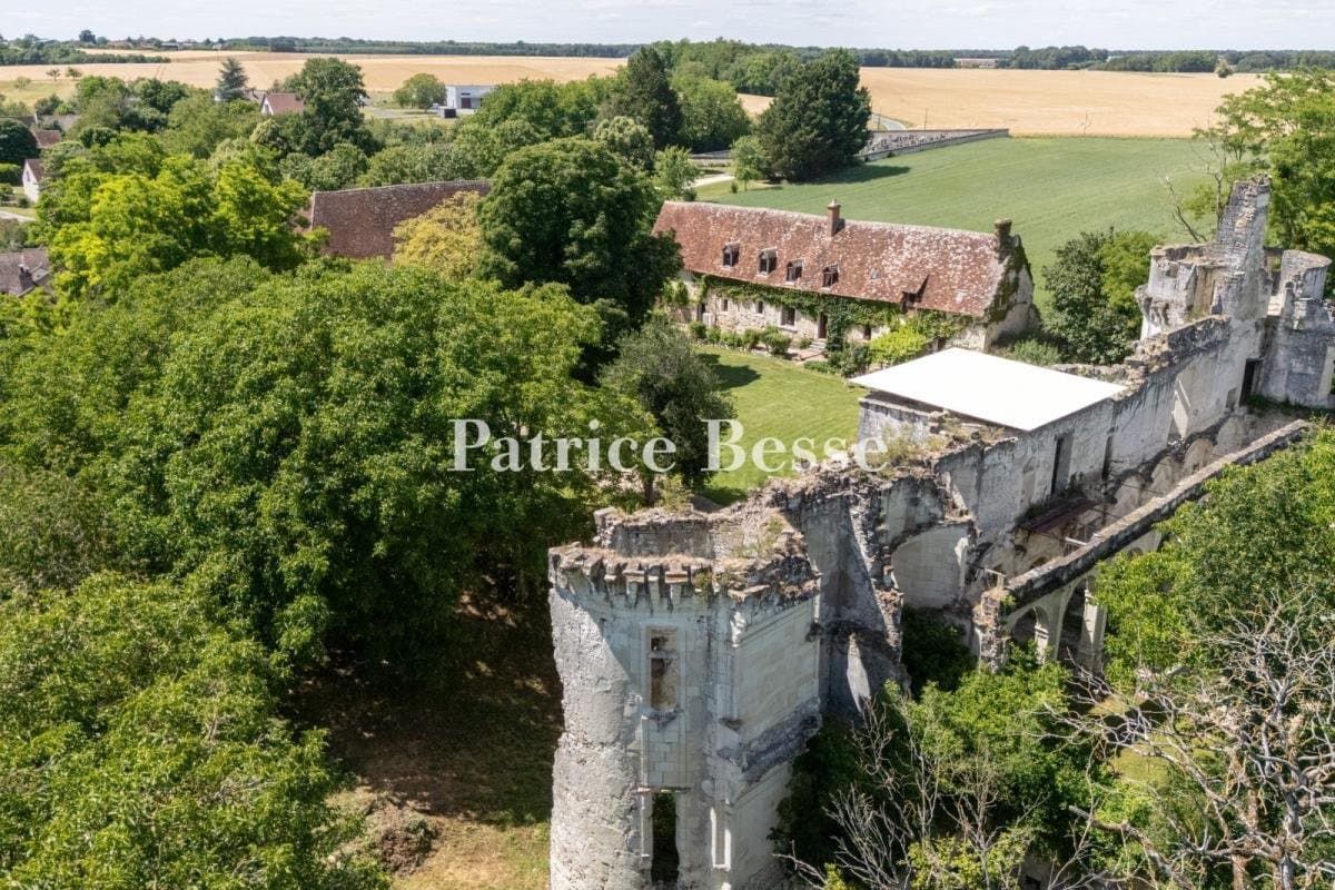 Renaissance Château Ruins With Reception Venue And Comfortable Longhouse 4