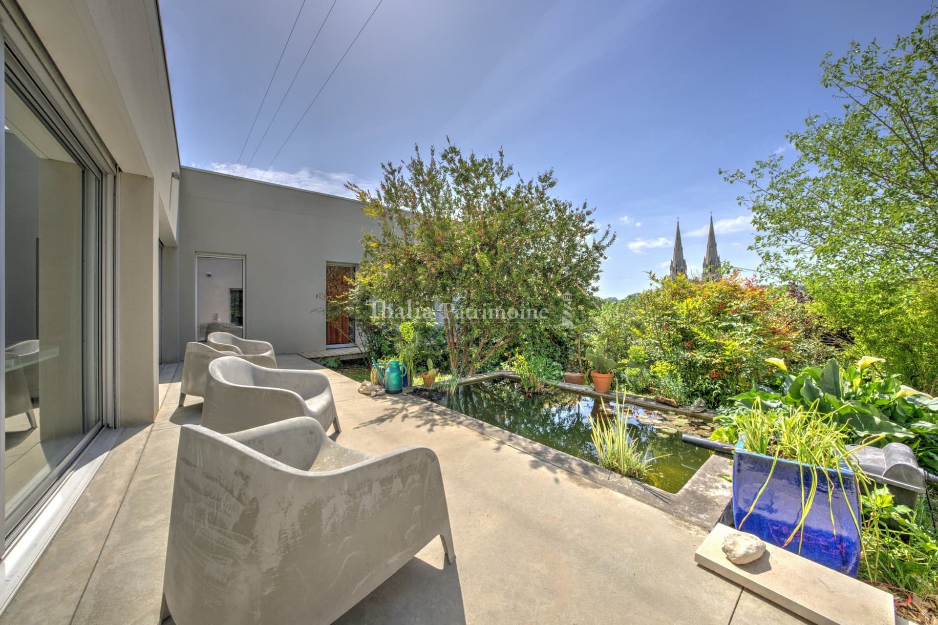 Architect-Designed Villa With Stunning Views In Entre-deux-mers 3