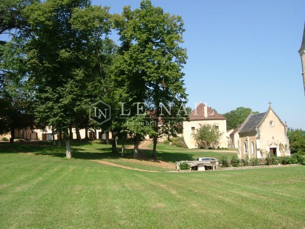 Historic 15th Century Château With Stunning River Views 4