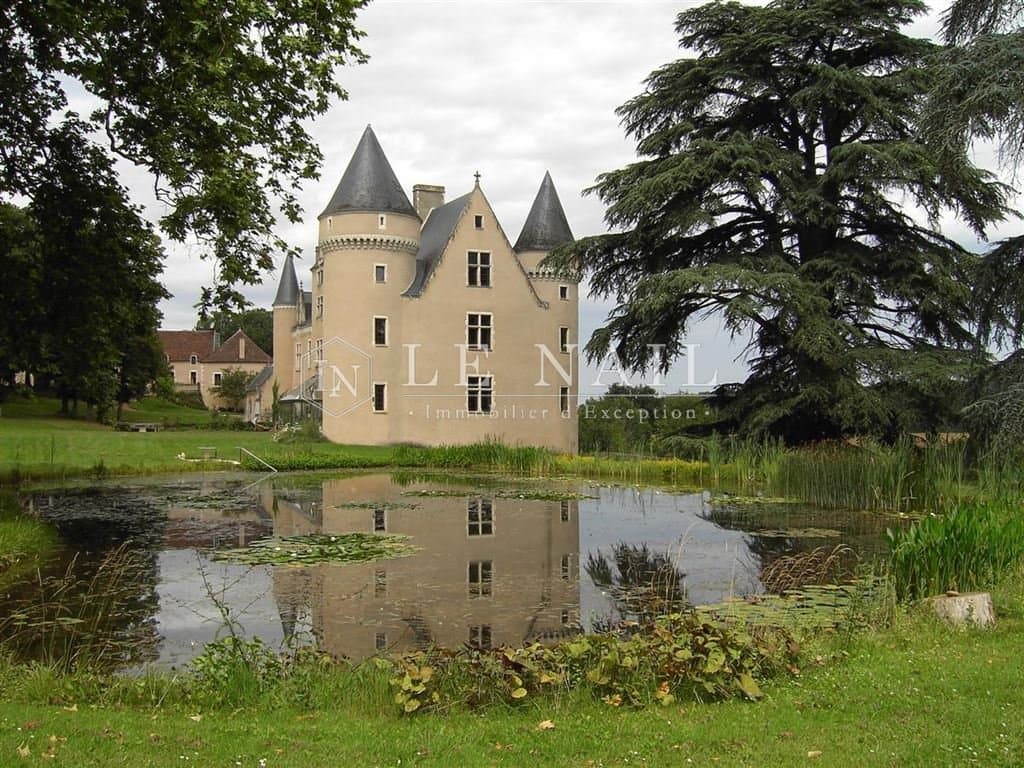 Historic 15th Century Château With Stunning River Views 5