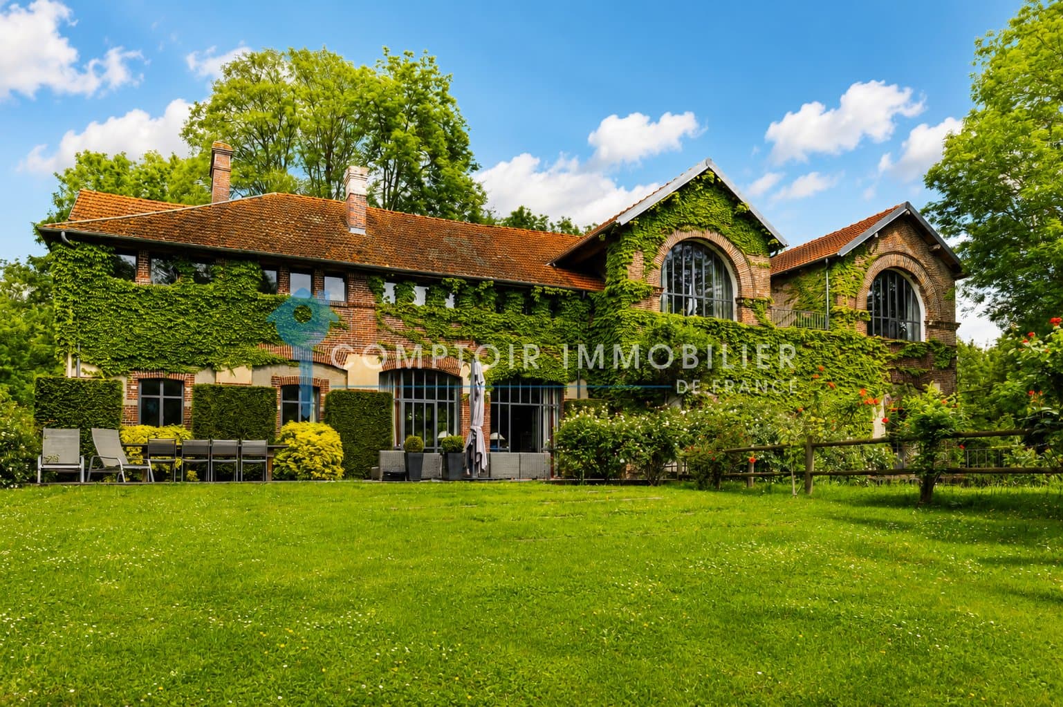 Renovated Former Mill With 7 Bedrooms And 3 Hectares Of Landscaped Grounds 2