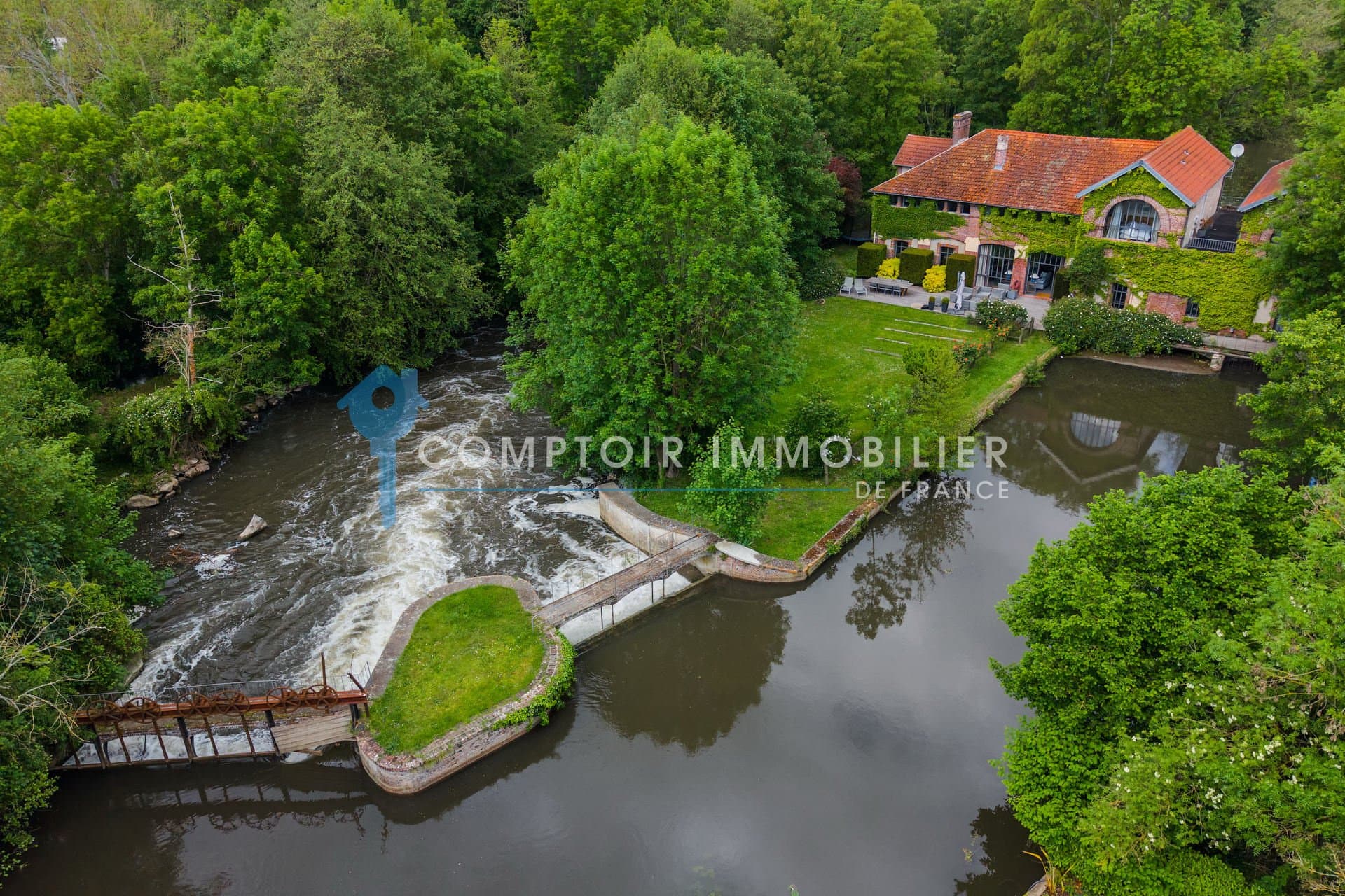Renovated Former Mill With 7 Bedrooms And 3 Hectares Of Landscaped Grounds 3