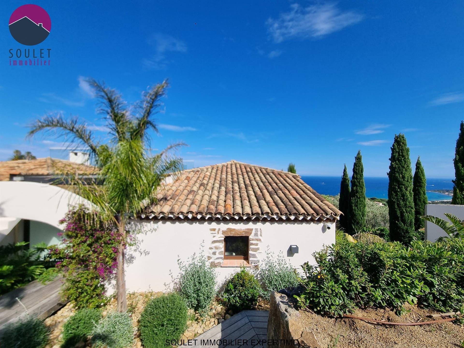 Exclusive Estate with 2 Villas and Panoramic Sea Views 4