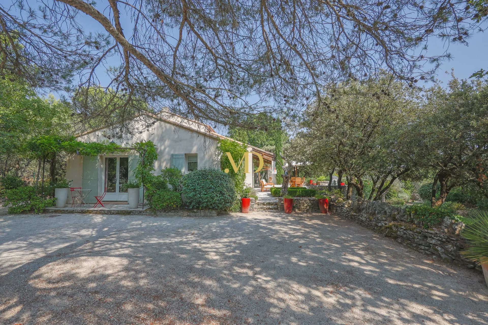 Elegant Provençal Property With Heated Pool And Panoramic Views 3
