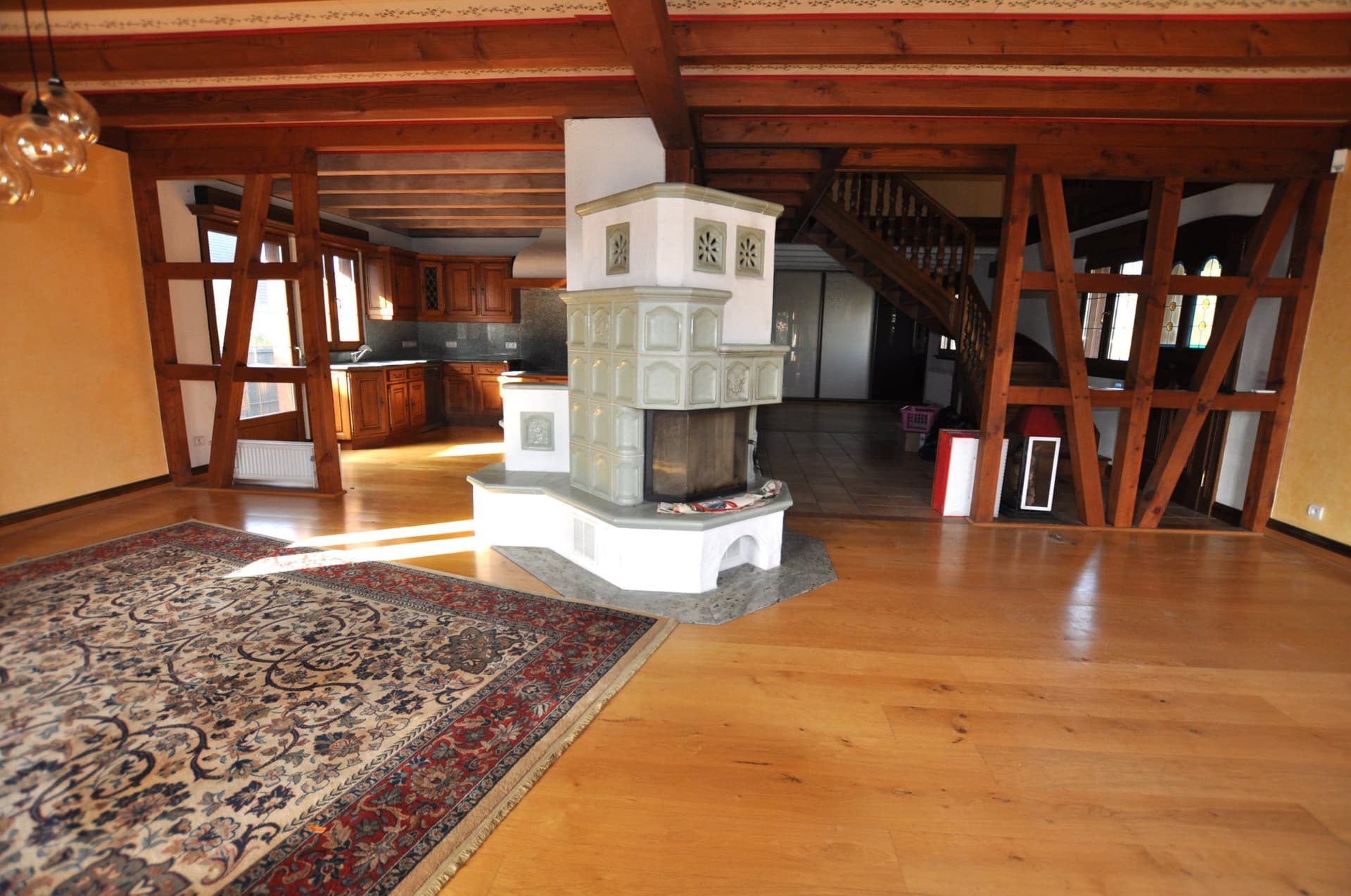 Spacious Family Home With Enclosed Garden And Jacuzzi 4