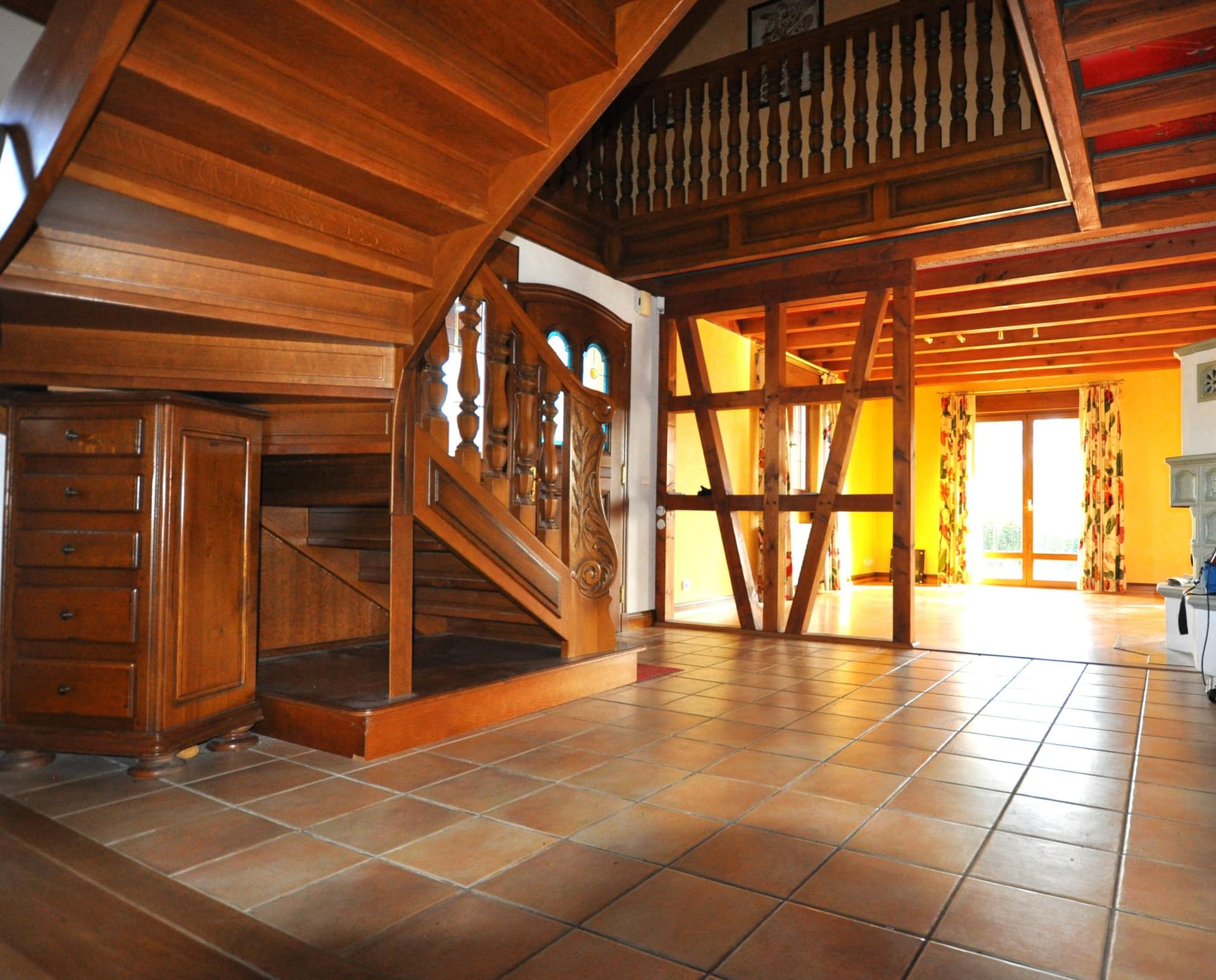 Spacious Family Home With Enclosed Garden And Jacuzzi 5