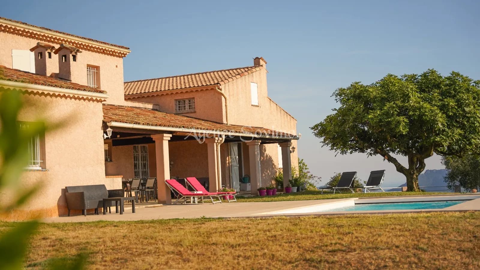 Exceptional Detached House with Swimming Pool on 5 Hectares in Tanneron