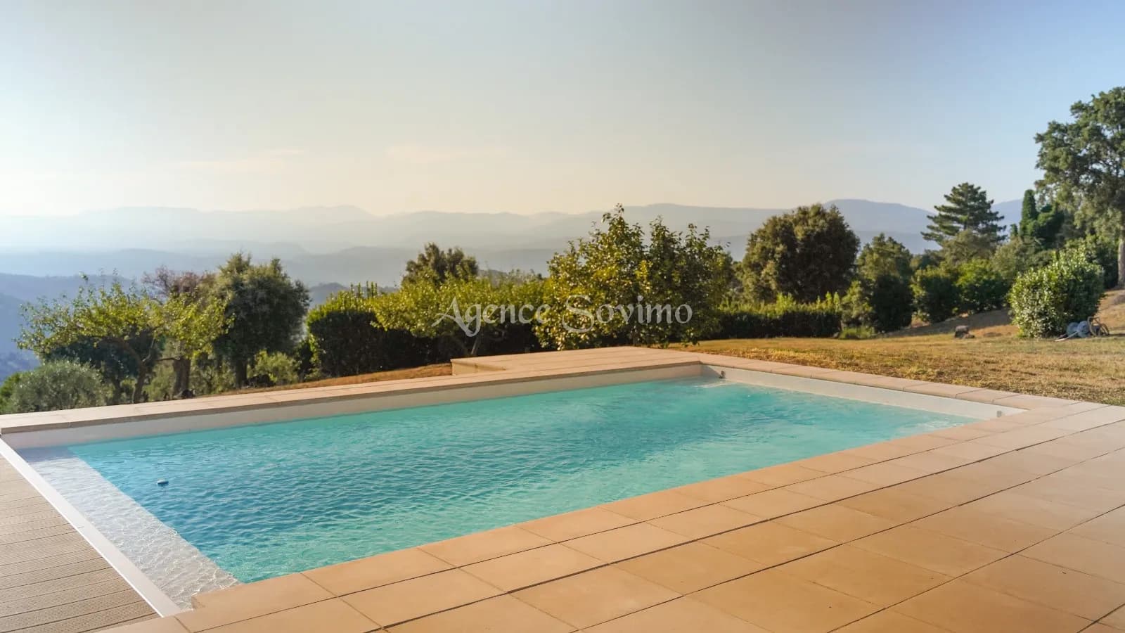 Exceptional Detached House with Swimming Pool on 5 Hectares in Tanneron 2