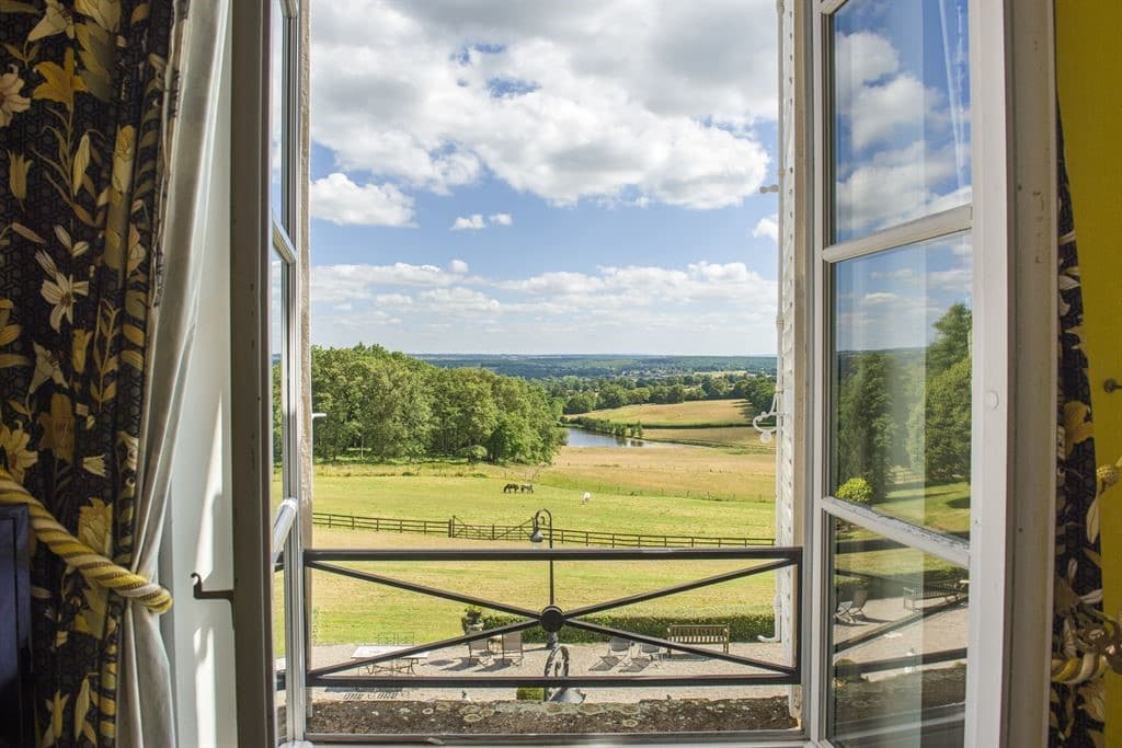 19th Century Château With Equestrian Facilities And 16 Bedrooms 4