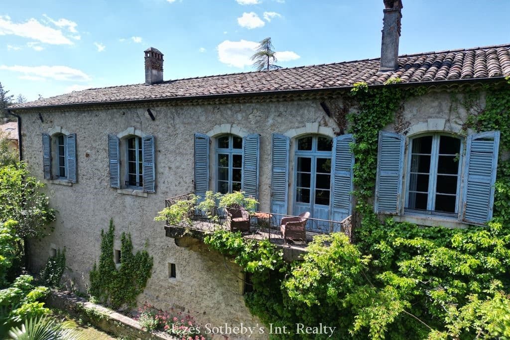 Enchanting Medieval Castle with Pool and Lush Gardens 5