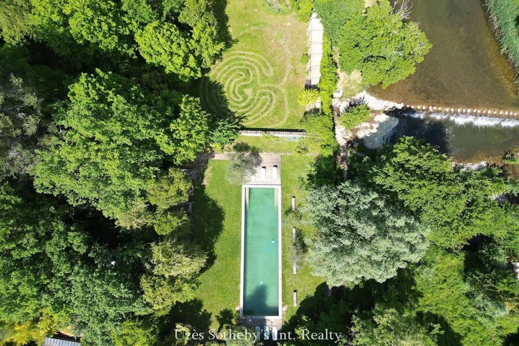 Enchanting Medieval Castle with Pool and Lush Gardens 3