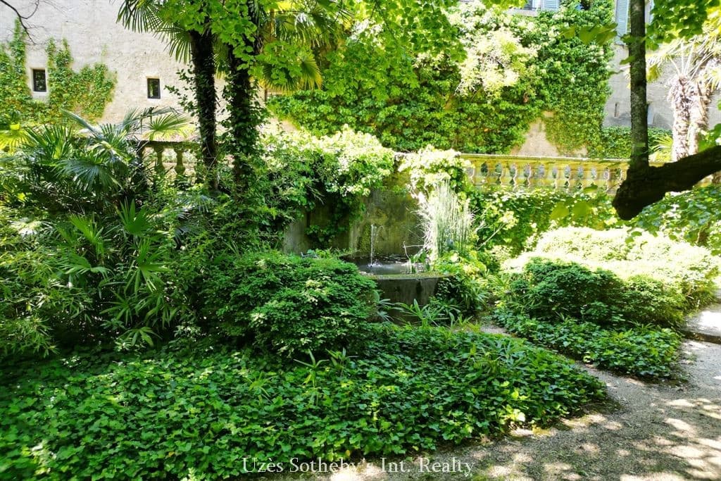Enchanting Medieval Castle with Pool and Lush Gardens 4