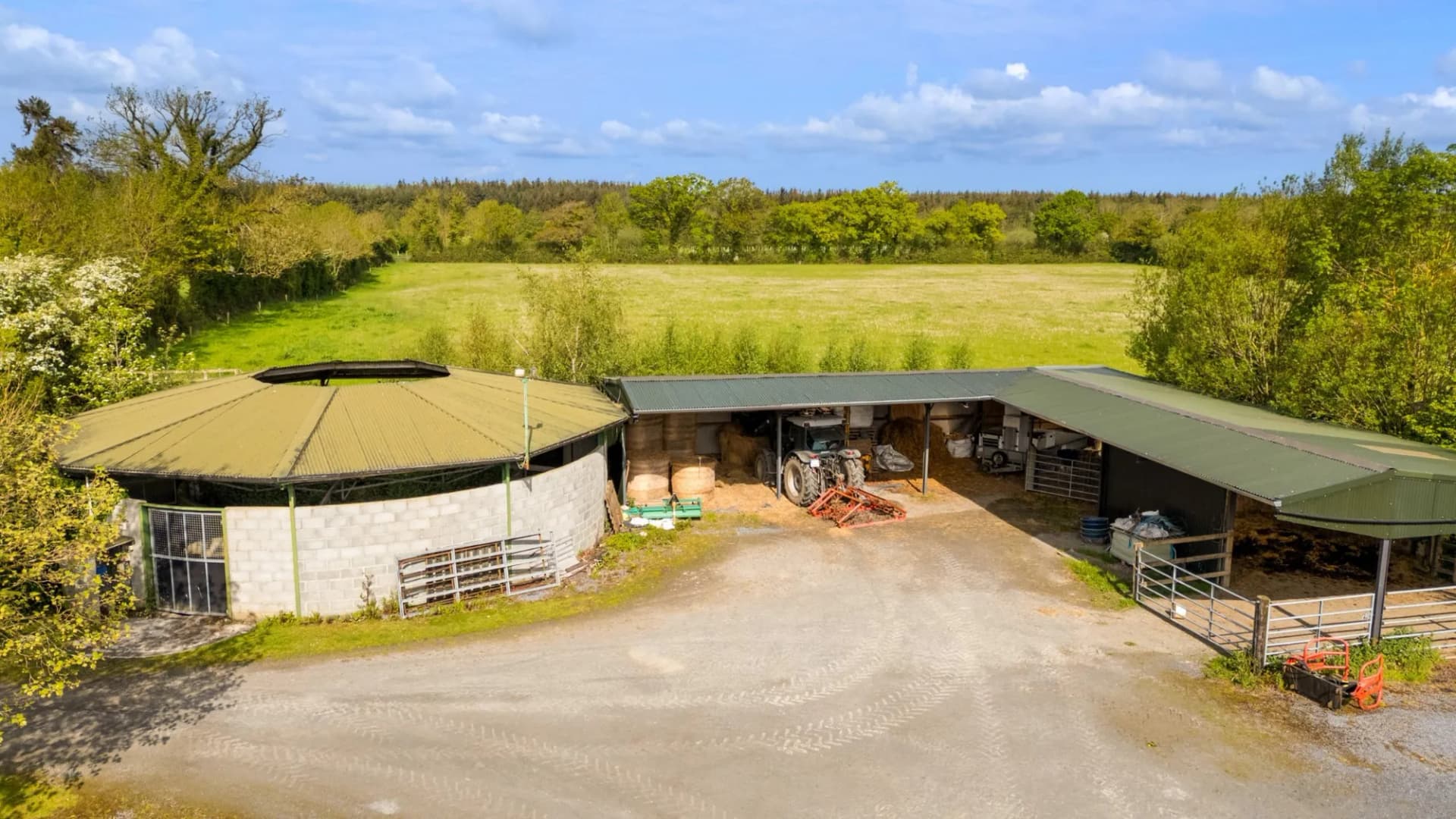 Charming Georgian Residence with Equestrian Facilities in Tipperary 5